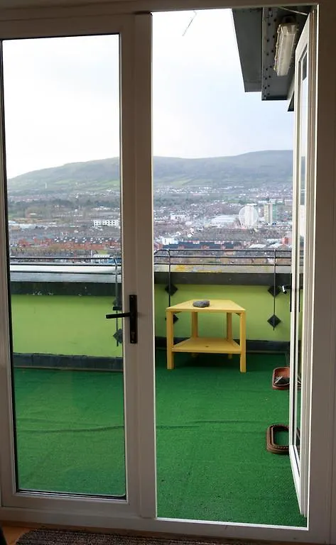 Bradbury Court Penthouse Apartment Belfast 0*,